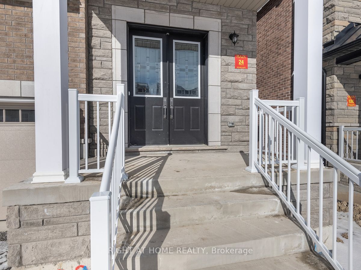 110 Seguin St