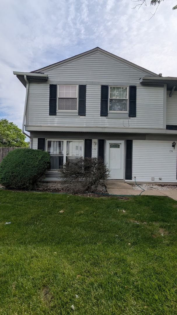 AFFORDABLE LIVING CLOSE TO PARKS, TENNIS COURTS, AND WALKING/BIKE TRAILS. PRIVATE FENCED BACK YARD. TWO STORY THREE BEDROOM TOWNHOME ON A QUIET BLOCK ACROSS FROM A SCHOOL. WATER HEATER REPLACED IN 2025. OFF STREET PARKING.