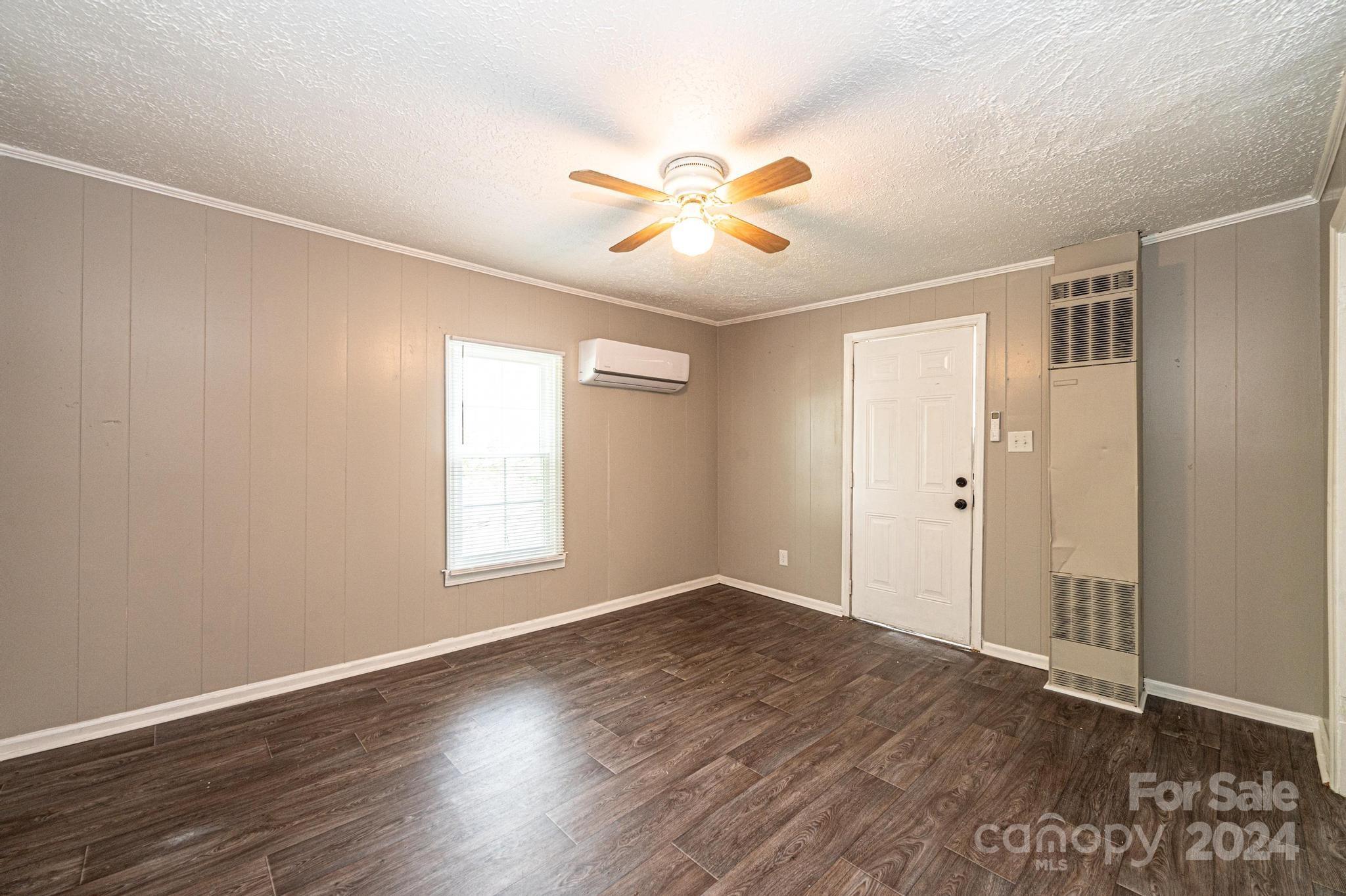 612 Center Street NW