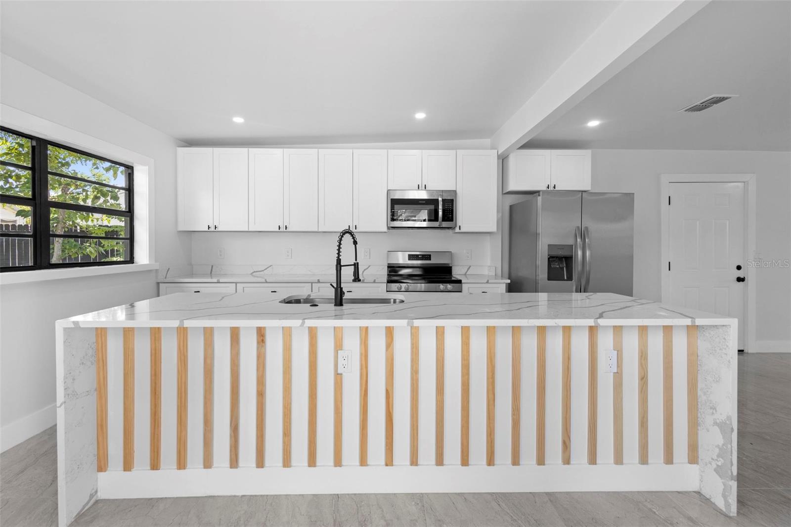 2675 Mimosa Lane