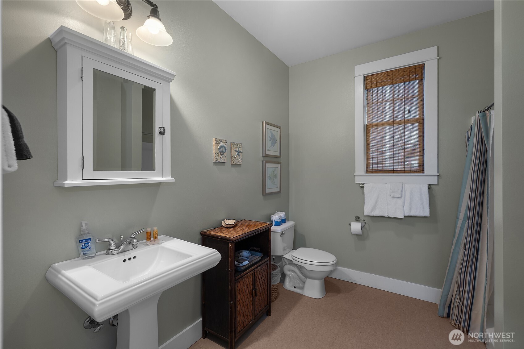 21 N Glen Lane