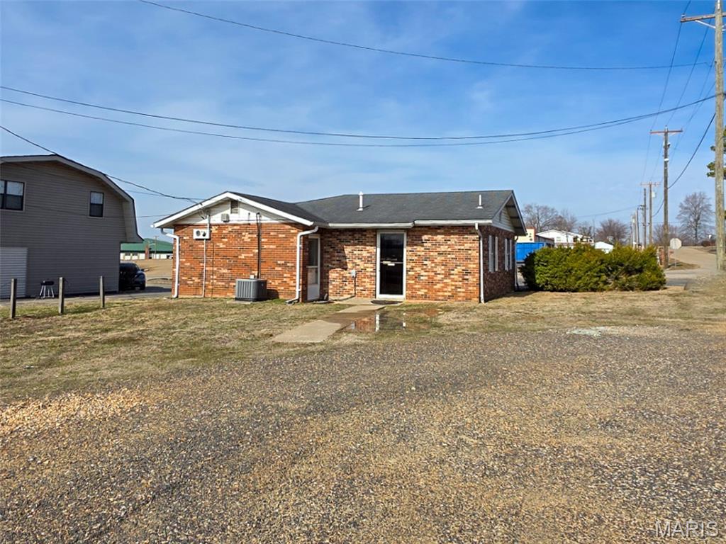 211 Lincoln Drive