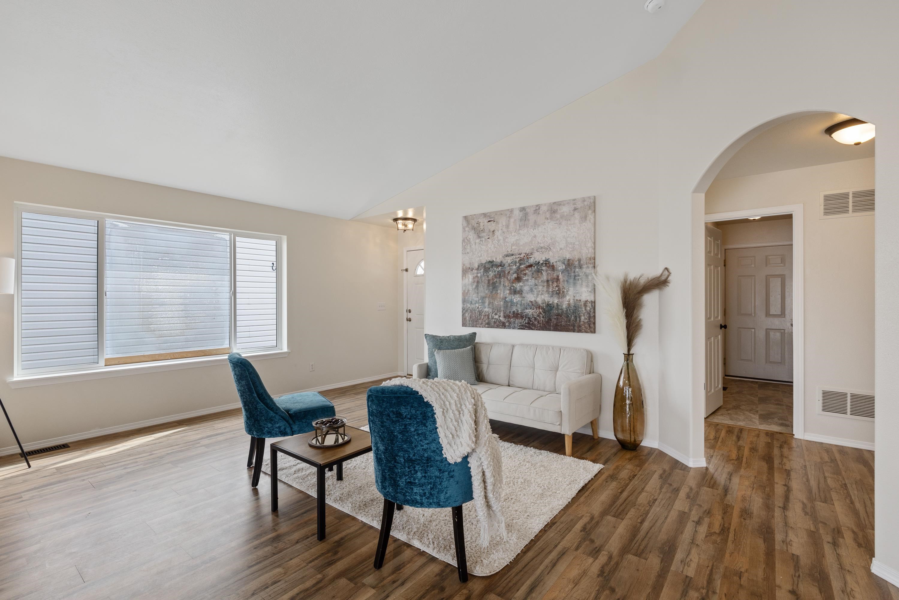 10026 W Barberry Ave