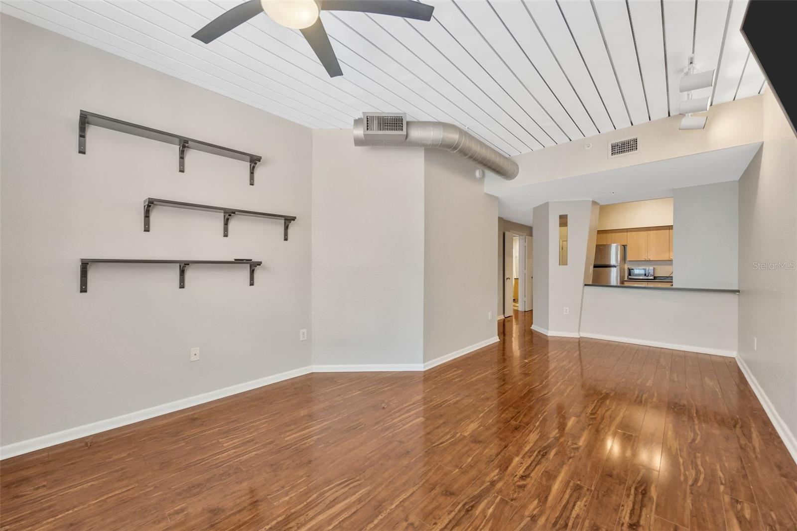 2320 W Azeele Street 317