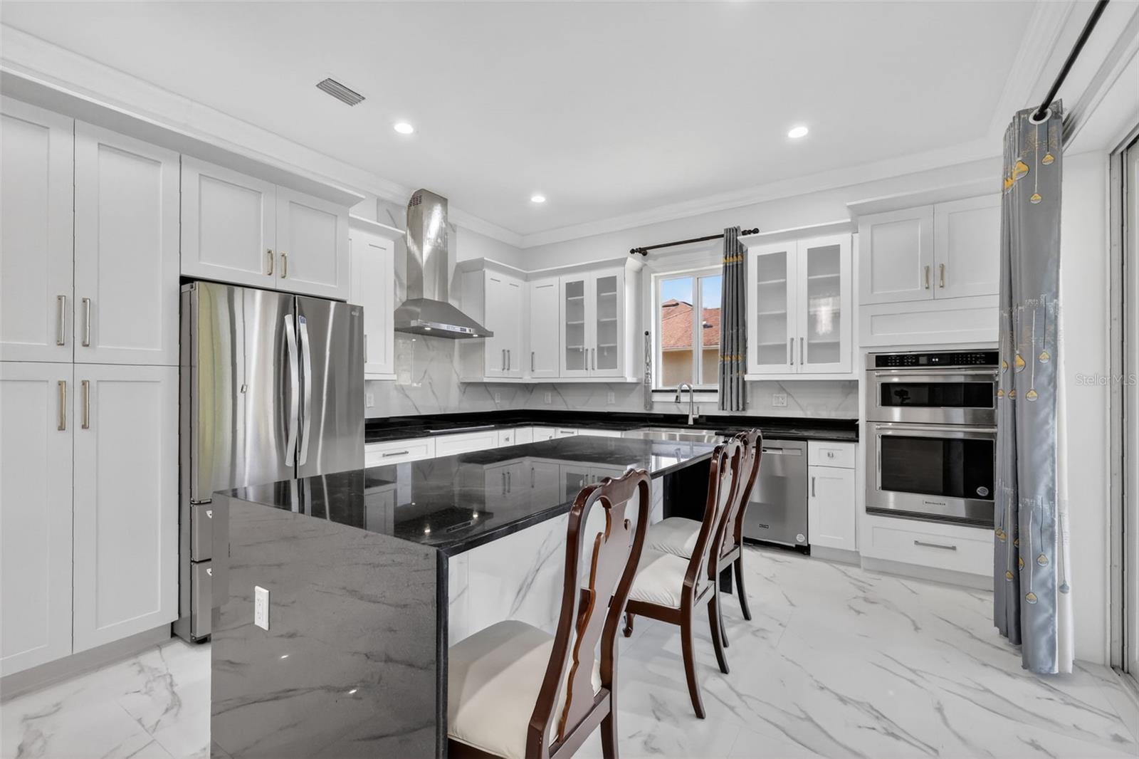 588 Dowling Circle