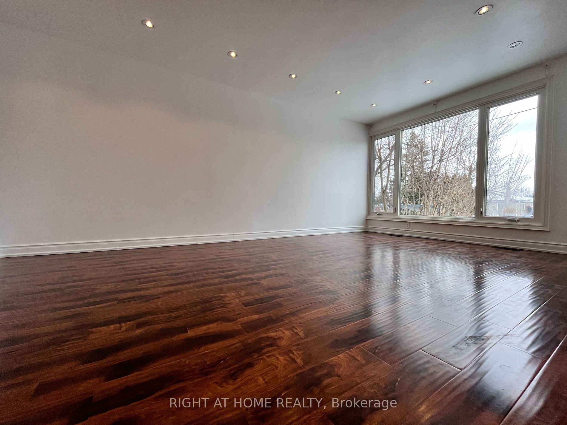 195 N Taylor Mills Dr Upper