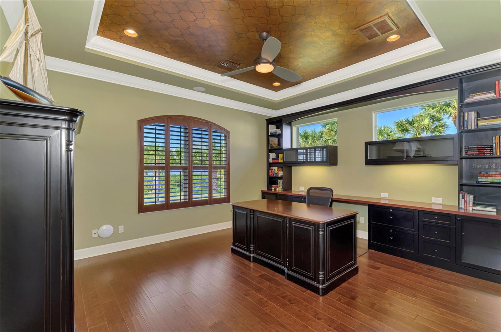 3111 Rivershore Lane