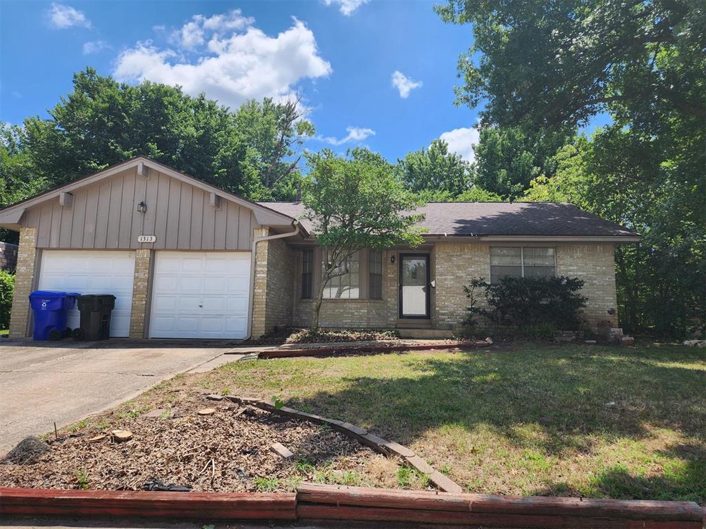 ?? FOR RENT IN NORMAN — CLOSE TO OU!?? $1,650/month | 3 Bedrooms | 2 BathroomsWelcome home to 1313 Whippoorwill Dr in Norman! This 3-bedroom, 2-bath home offers comfortable living in a convenient location near the University of Oklahoma, making it easy to get to campus, shopping, restaurants and everything Norman has to offer.One of the best features is the good-sized backyard, providing plenty of outdoor space to relax, entertain, grill or enjoy Oklahoma evenings.? PROPERTY HIGHLIGHTS?? 3 Bedrooms?? 2 Bathrooms?? Good-Sized Yard?? Convenient to OU Campus?? Close to Shopping & Dining?? Easy Access to Highway 9 and Major Norman Roads?? Established Norman NeighborhoodWhether you're looking for easy access to OU or simply want a home in a convenient Norman location, this property is definitely worth a look.?? Rent: $1,650/month?? Message us today for rental requirements or to schedule a showing!#NormanOK #NormanRentals #OU #OUCampus #OKCForRent #HomeForRent