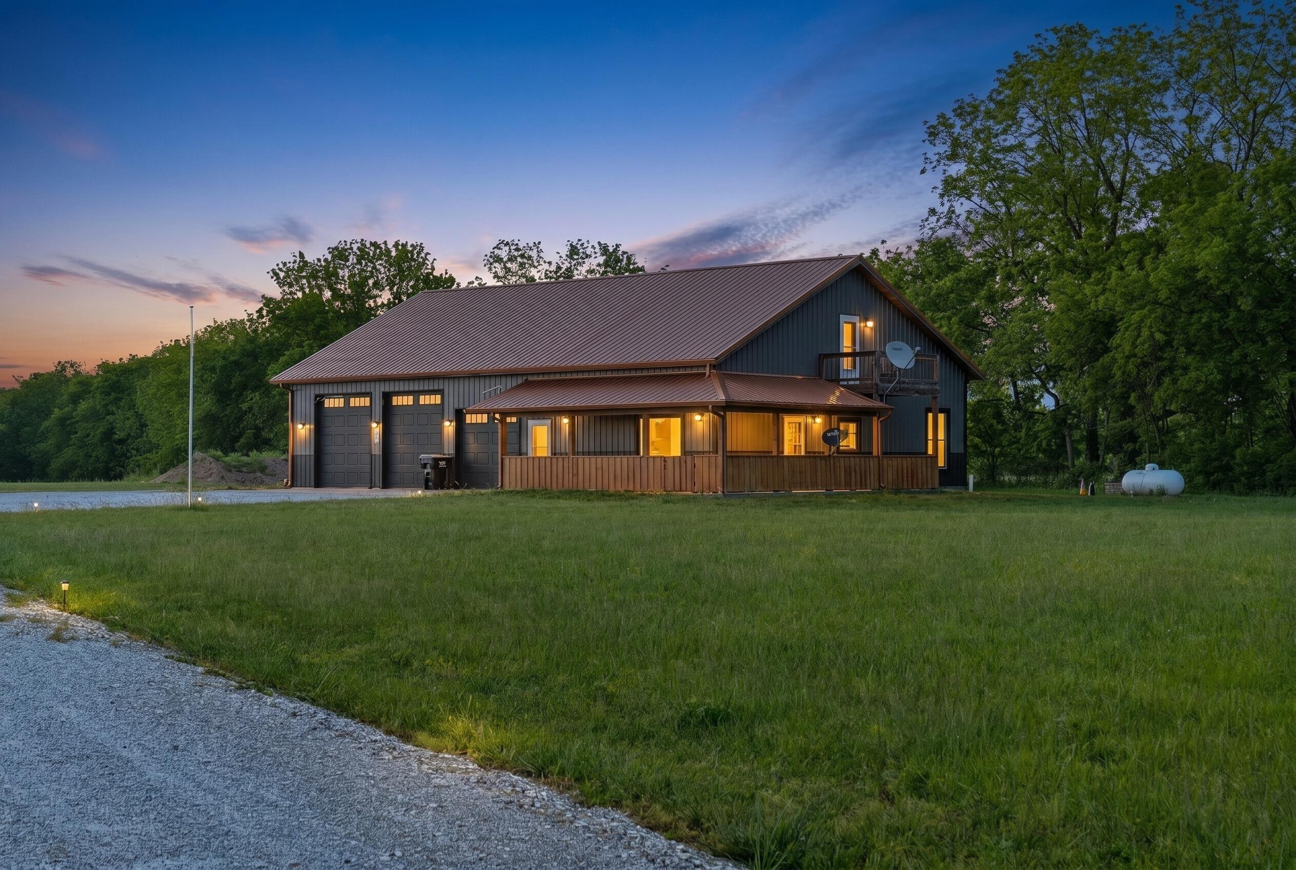 8957 W Farm Road 194