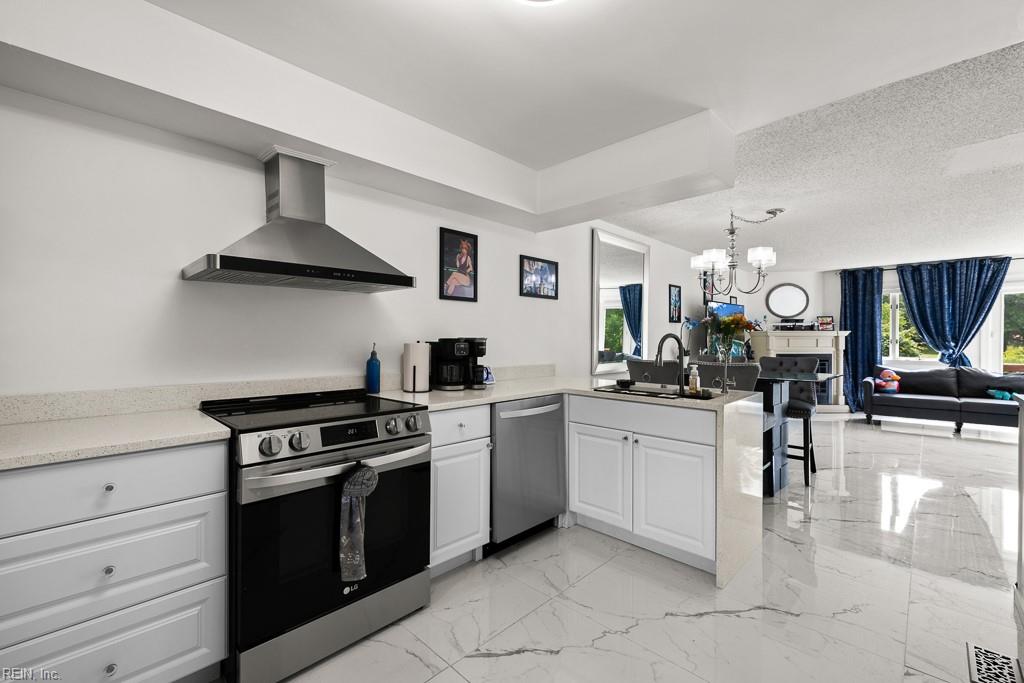 1256 Foursome Lane, Virginia Beach, VA 