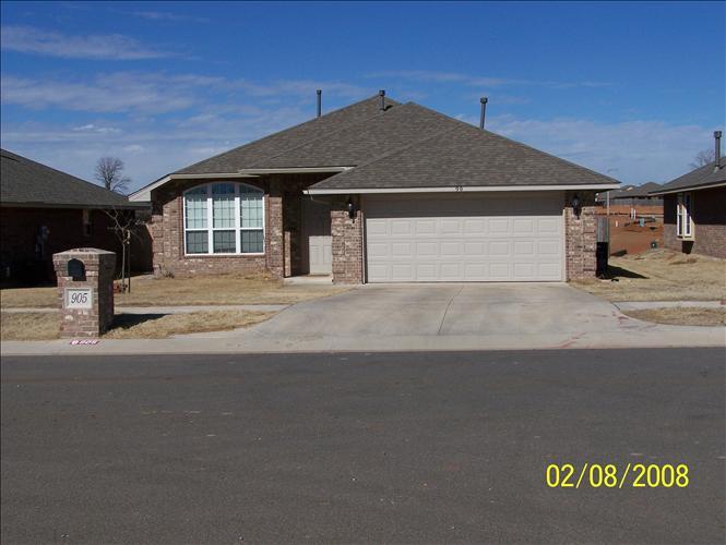 4 Bedroom, 2 Bathroom, 2 Car Garage.Hardwood like flooringPets: yes, must be owner approvedRefrigerator: YesWasher and Dryer: No; Has ConnectionsFenced Yard: Yes**Pet Policy:500.00 additional deposit. Rent Increases by $25 a month if pets are approved at the property. Deposits increase to match new rent rate and are fully refundable if property is returned in the same condition it was initially leased to tenant(s). A maximum of two pets per property under for 35 pounds each. Some breed restrictions apply