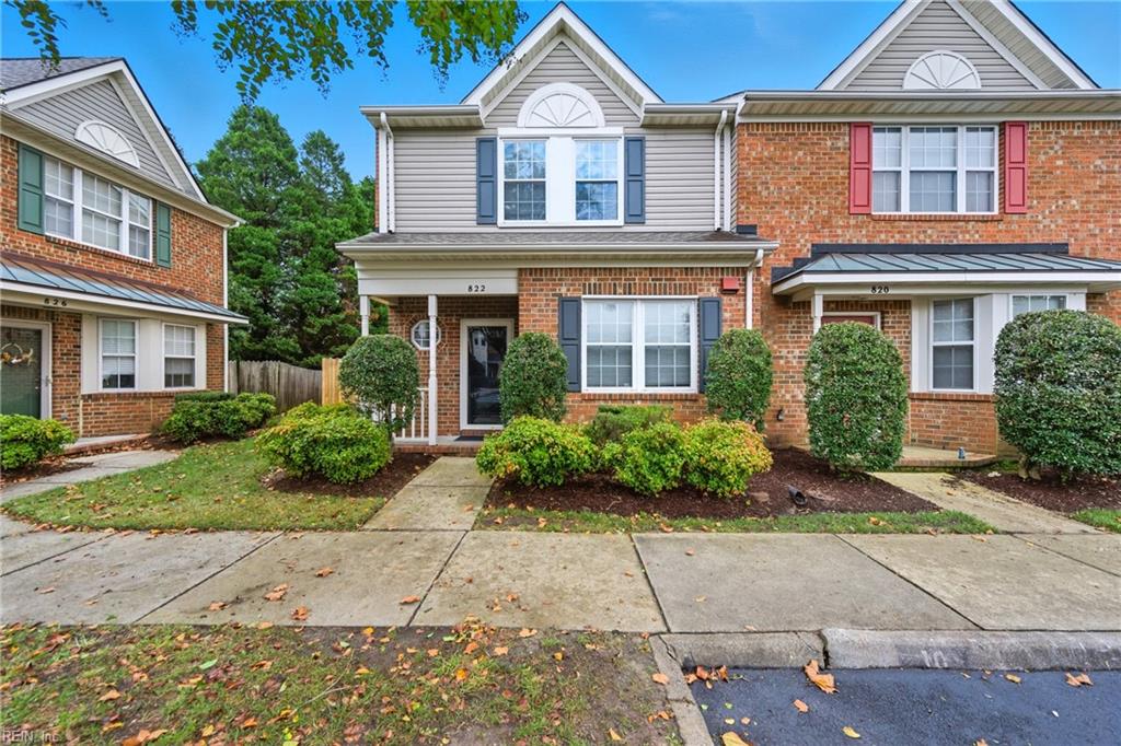 822 W Lake Circle, Chesapeake, VA 