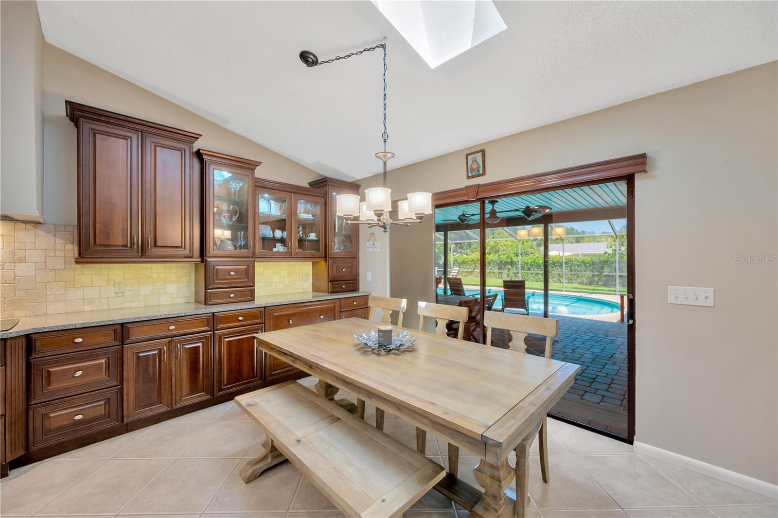 1007 Morfield Lane