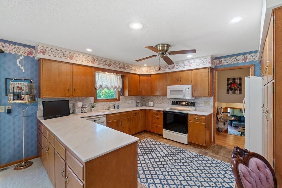 1202 Ellis Drive