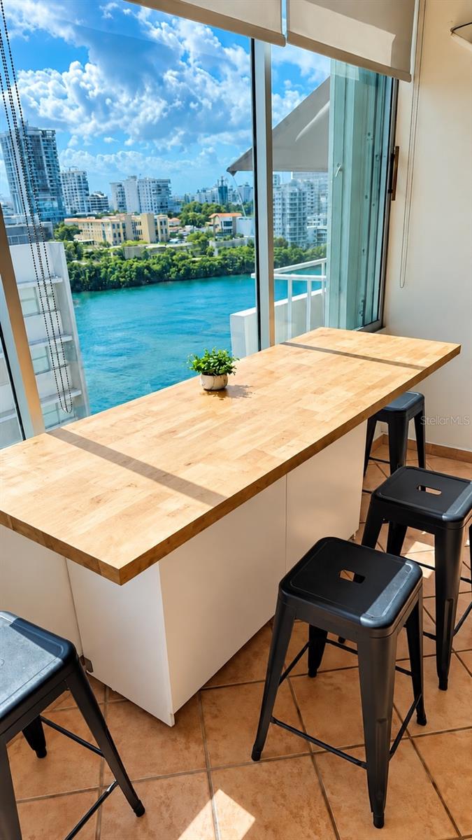 tourist area Airbnb allowed