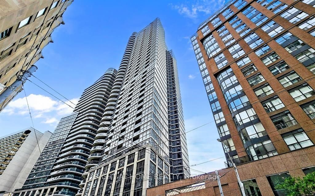21 Carlton St 1501