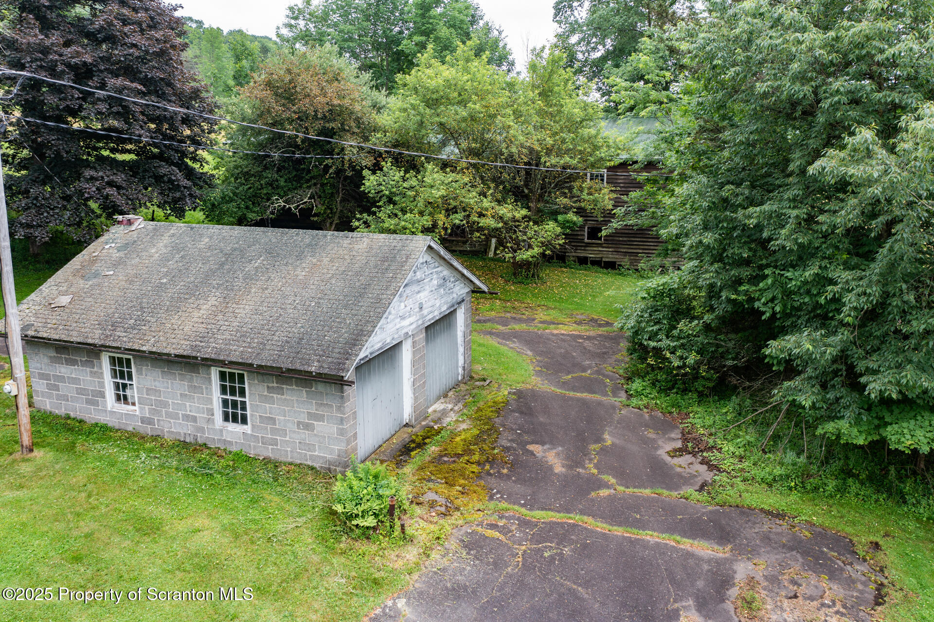 1942 Hess Road