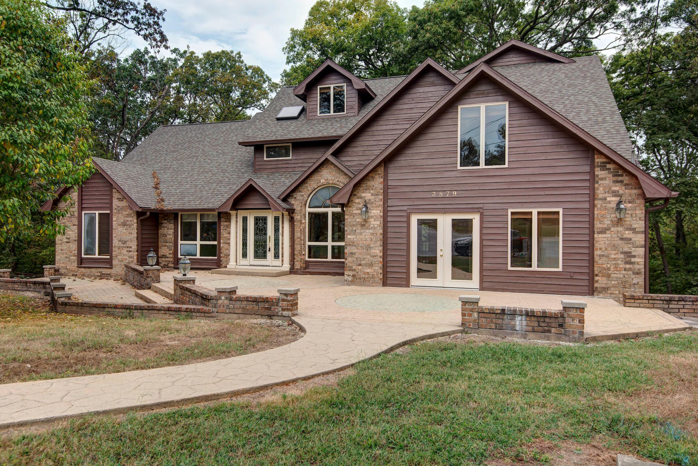 3879 N Williams Court