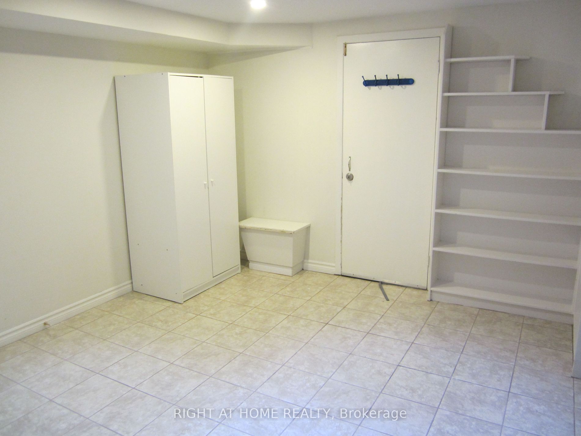 289 Churchill Ave Bsmnt