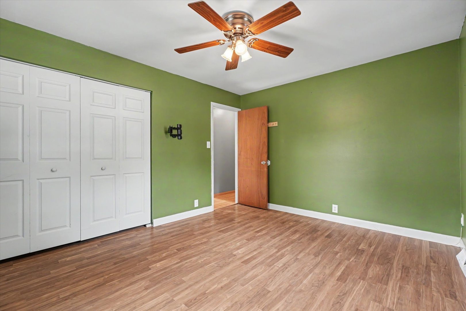 2401 Arden Drive