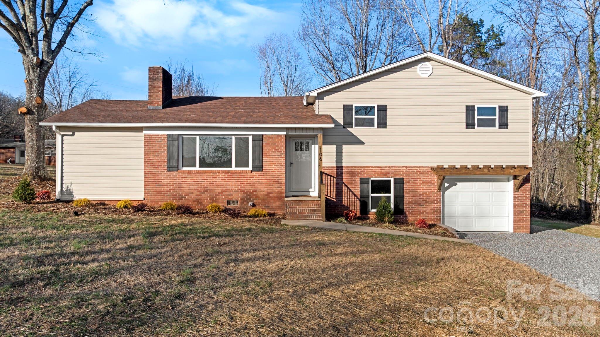 106 Royalwood Drive