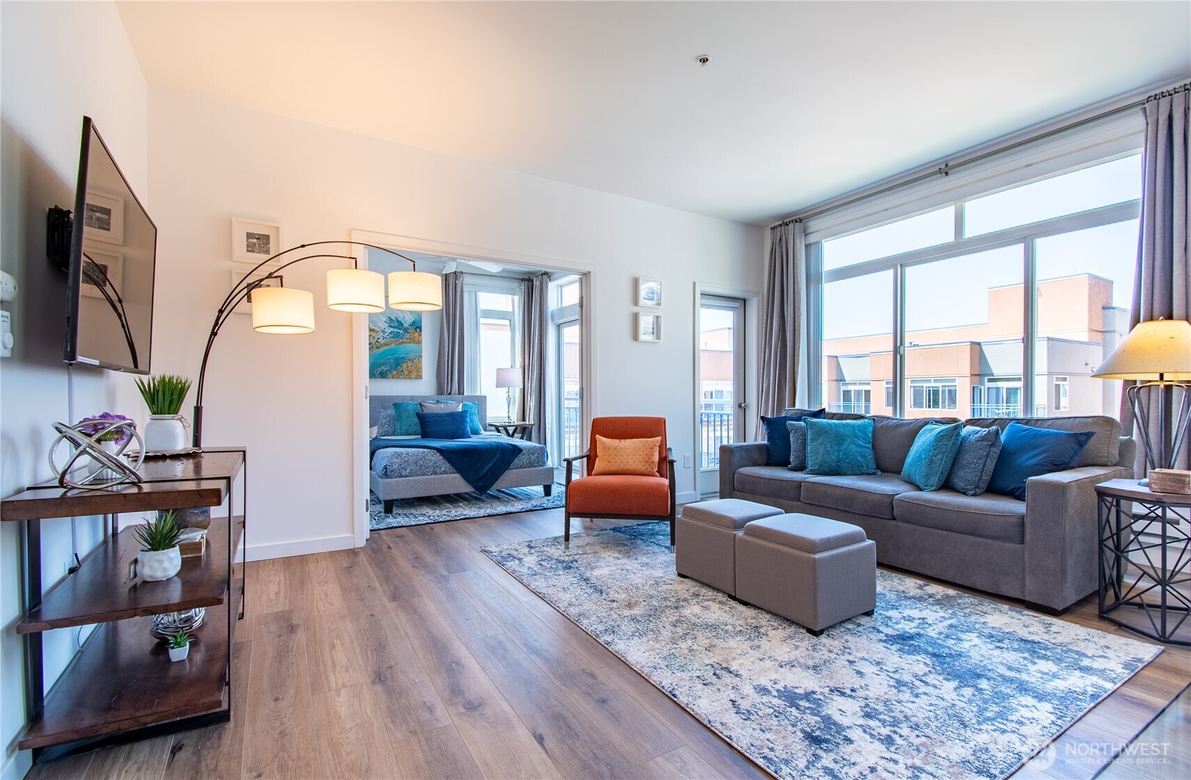 Beautifully remodelled 2 bedroom located in the heart of Seattle's Belltown neighborhood. Live a few steps away from Seattle's iconic attractions, the waterfront, exquisite dining, entertainment and shopping venues! The unit faces the serene inner courtyard garden of the condominium building and offers two balcony decks. Resort style amenities include indoor heated pool, hot tub, sauna, fitness center, courtyard garden, two rooftop decks with BBQs, bike storage and professional concierge. Secure garage parking and storage included. Exceptional investment opportunity allowing Short-Term Rental (AirBnB) with no rental cap.