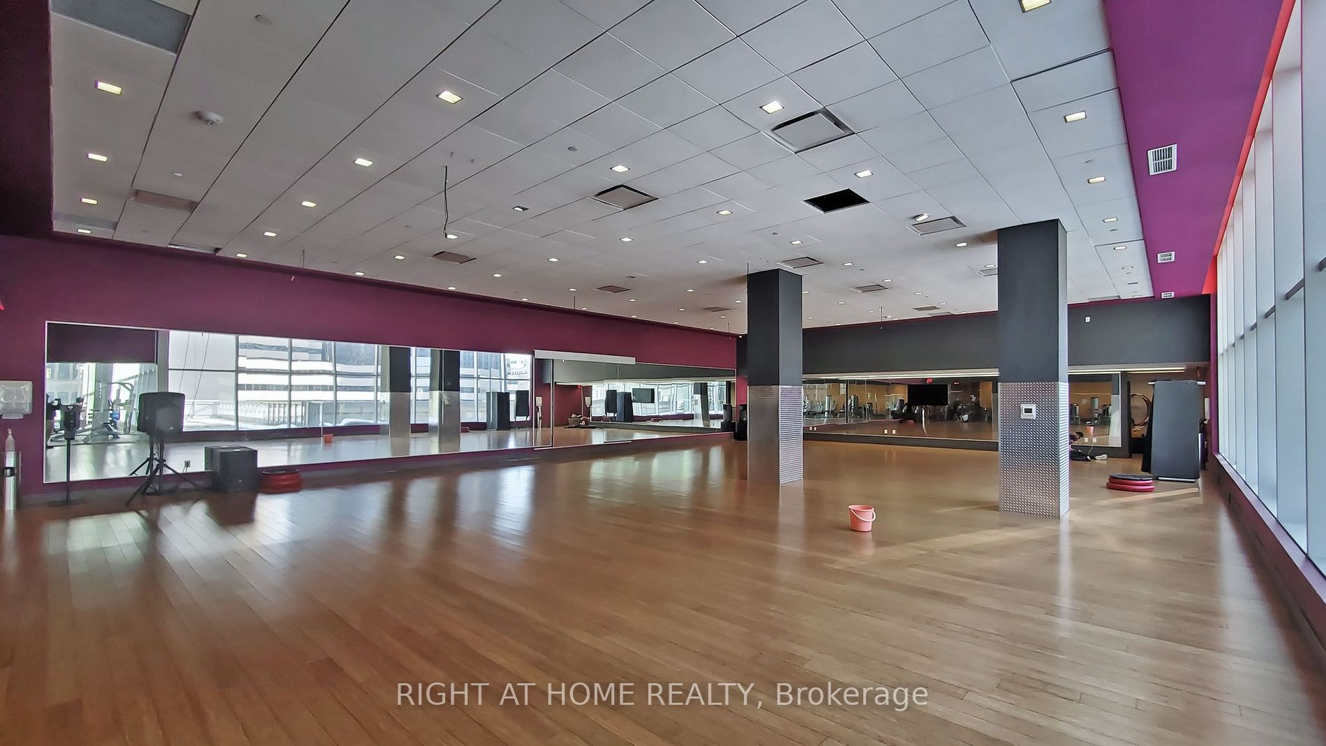 388 Yonge St 7405 B