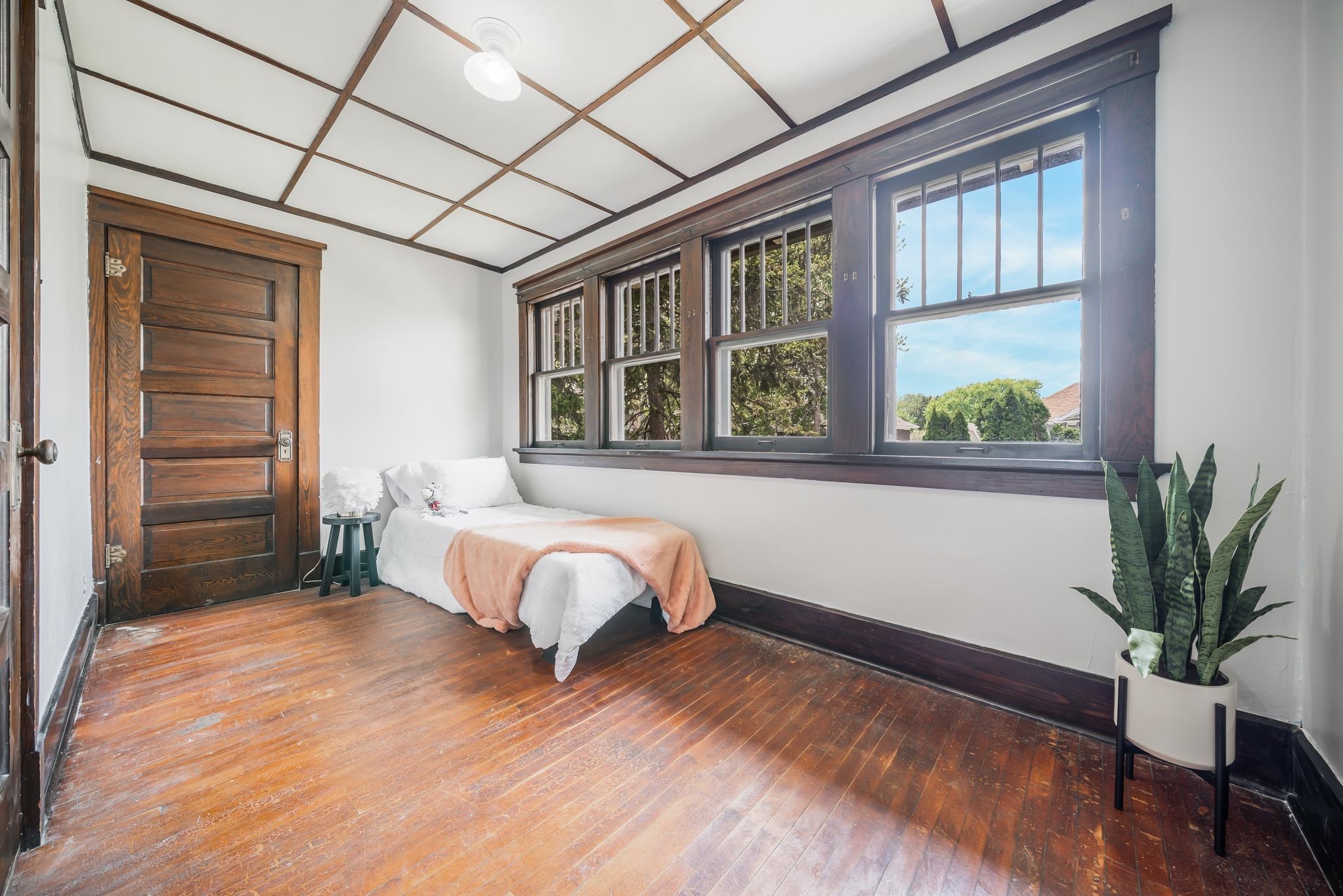 30 Oaklawn Avenue