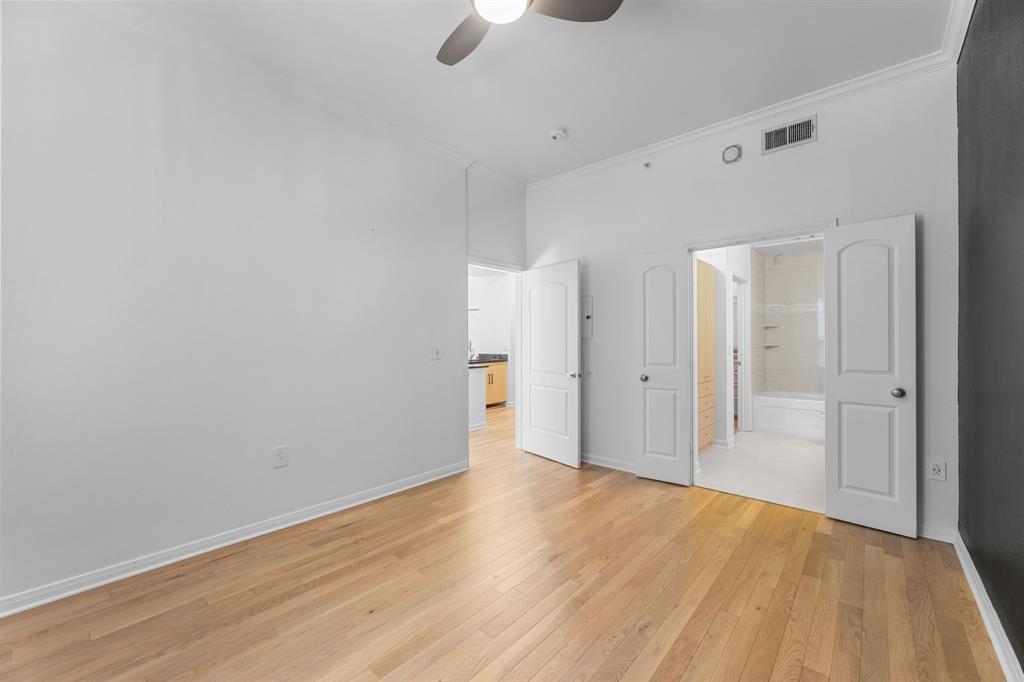 3225 Turtle Creek Boulevard 120