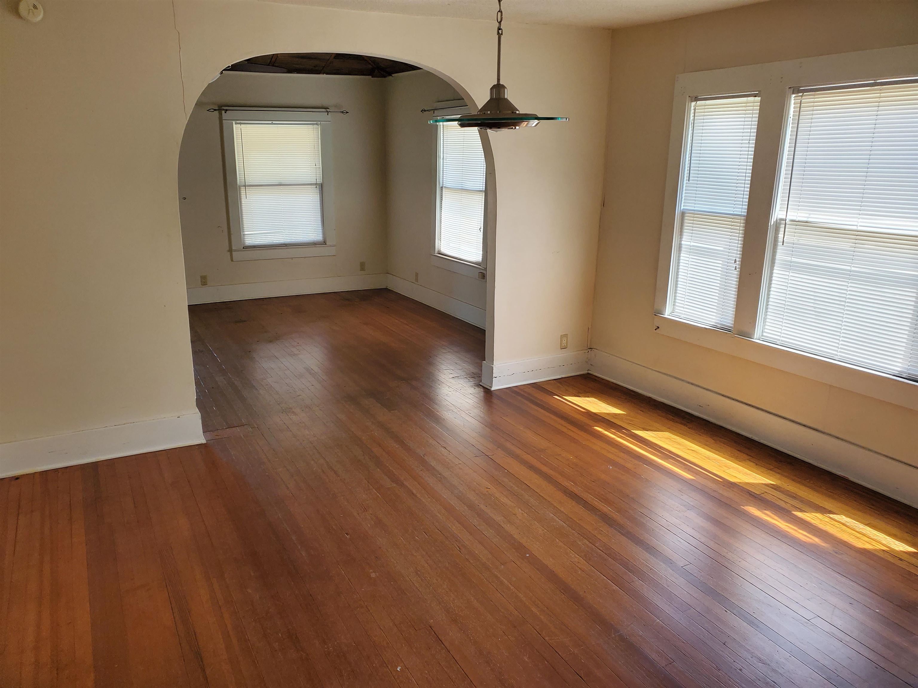 1103 N 3rd