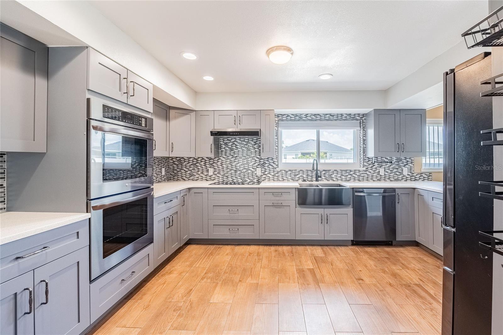 252 W Brookins Avenue