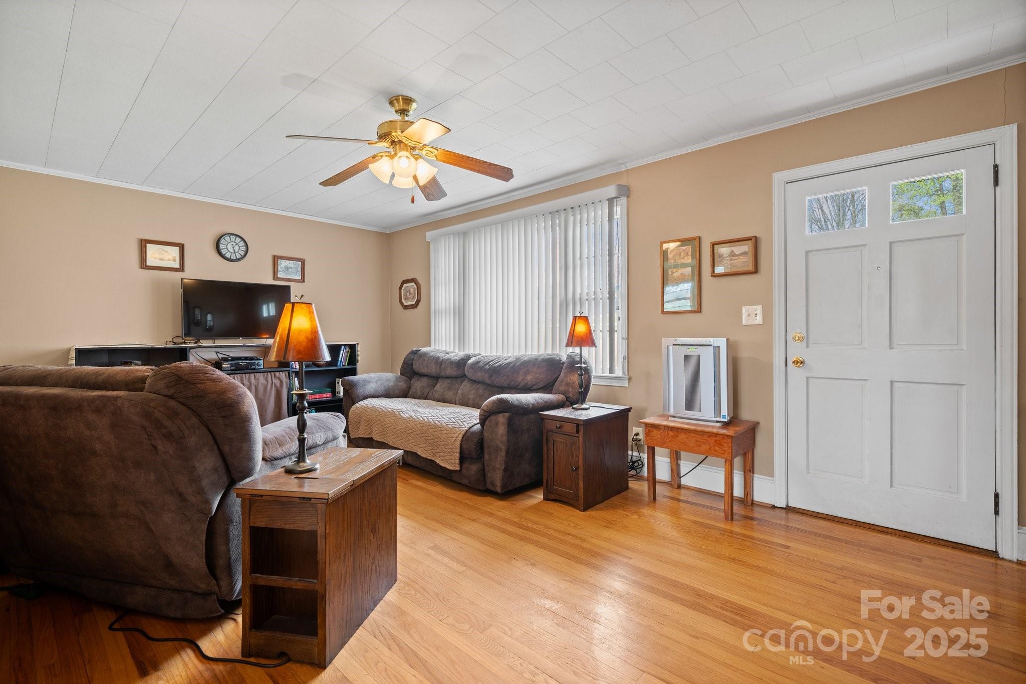 332 Swanson Drive SW