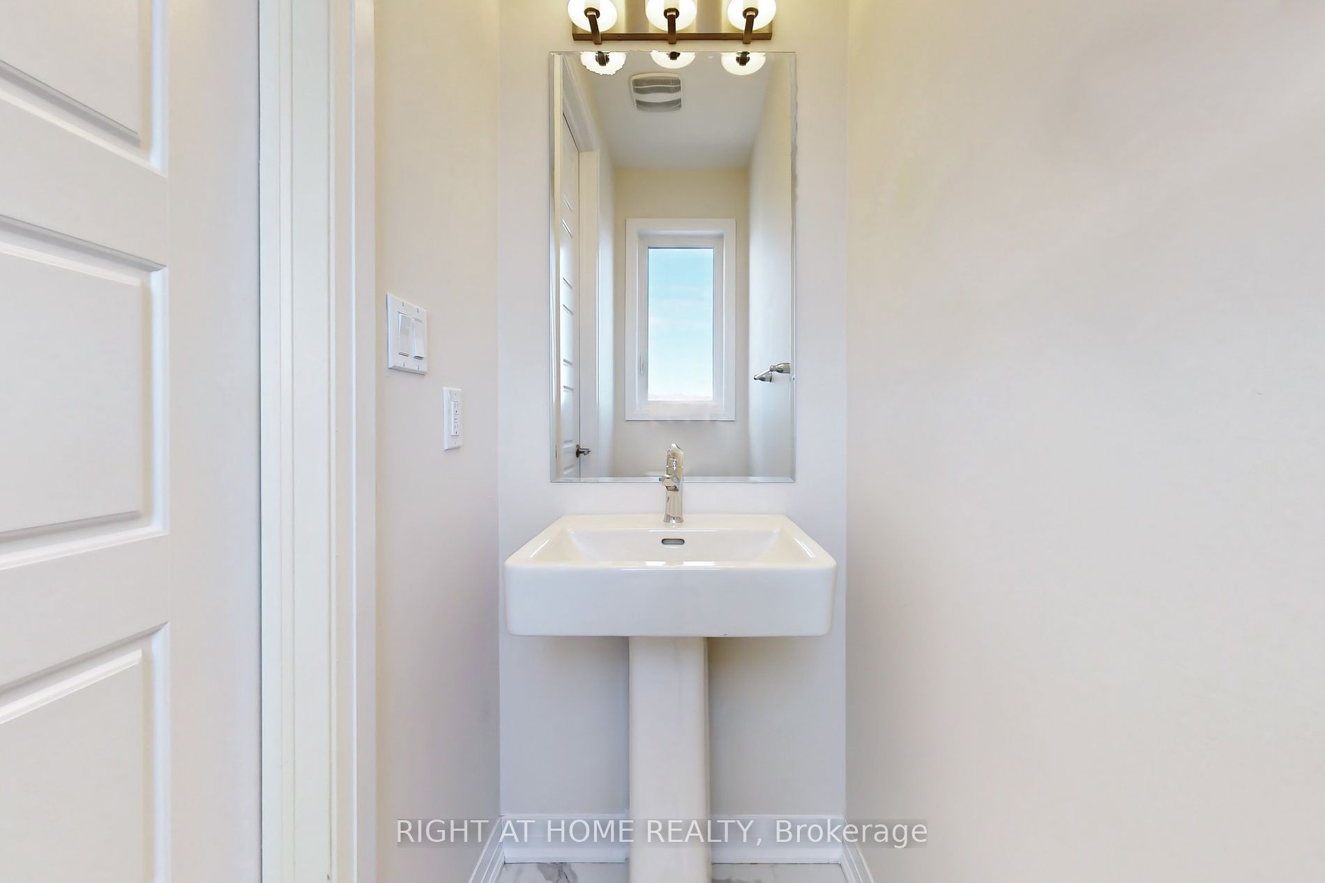 106 E Settlers Road Rd