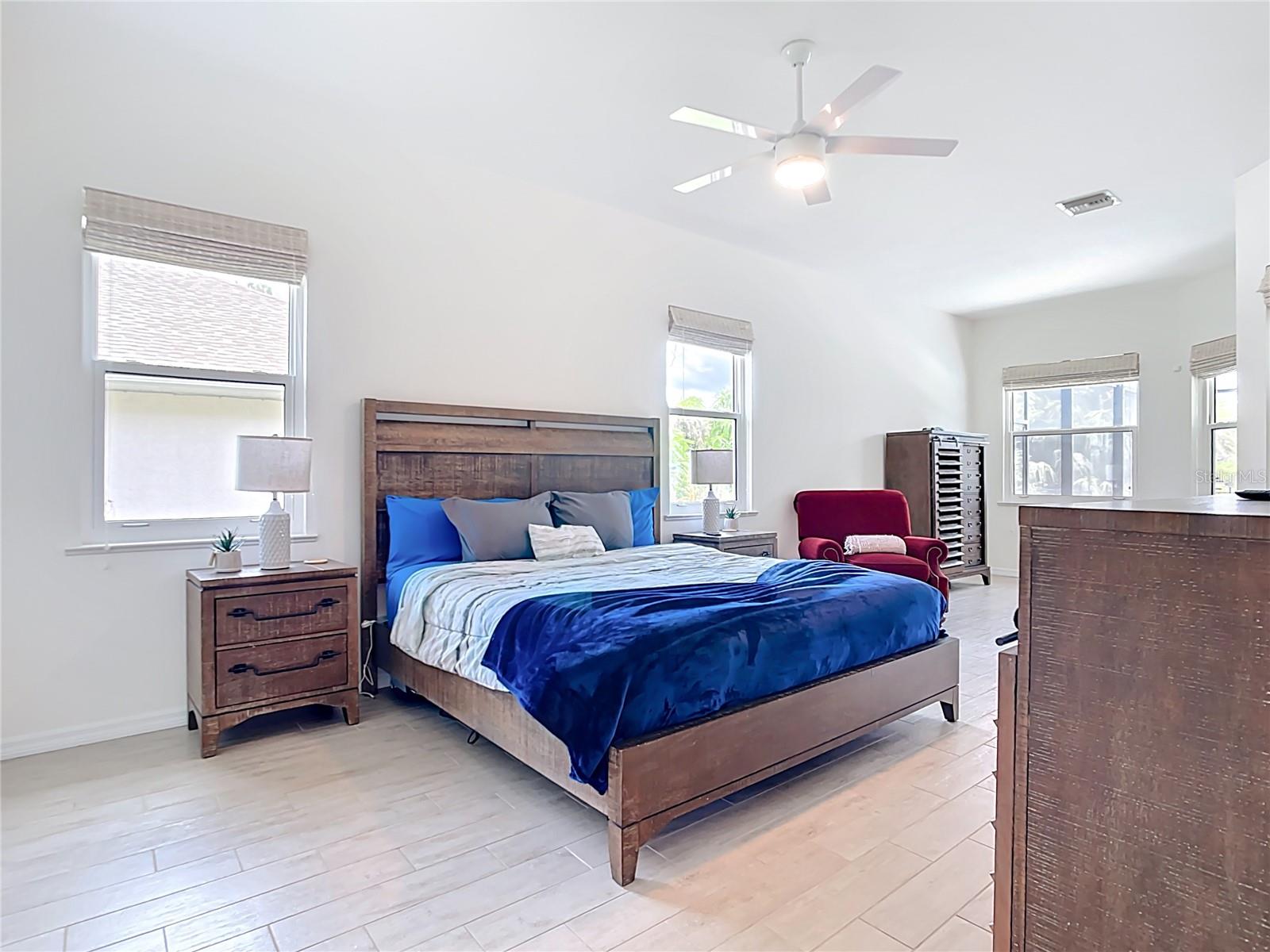 613 Boundary Boulevard