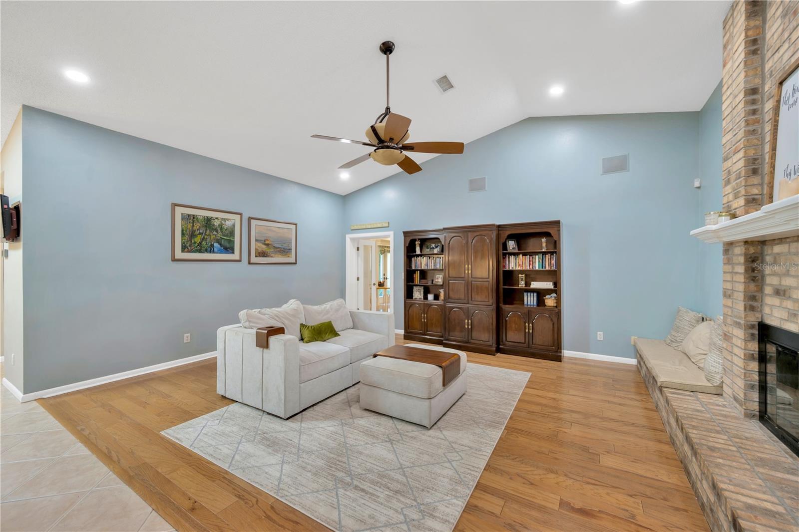1007 Morfield Lane