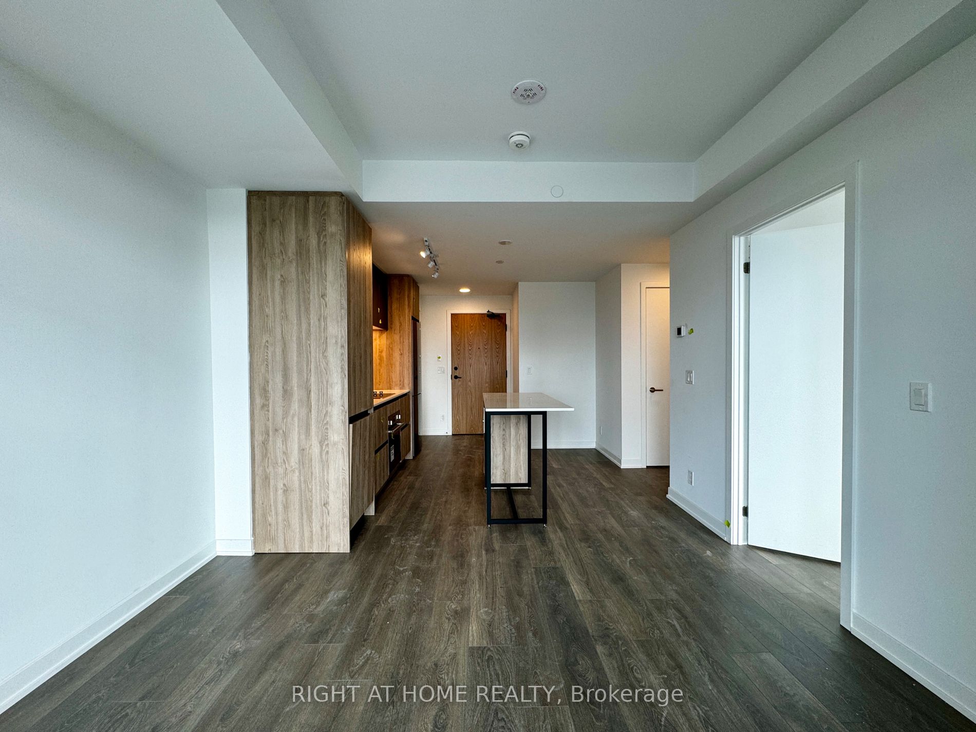 7950 Bathurst St 2110