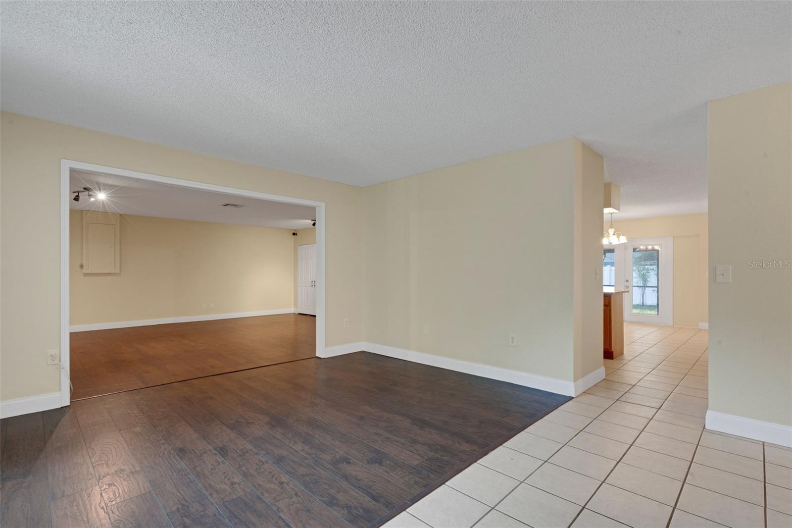 1606 Crystalview Trail