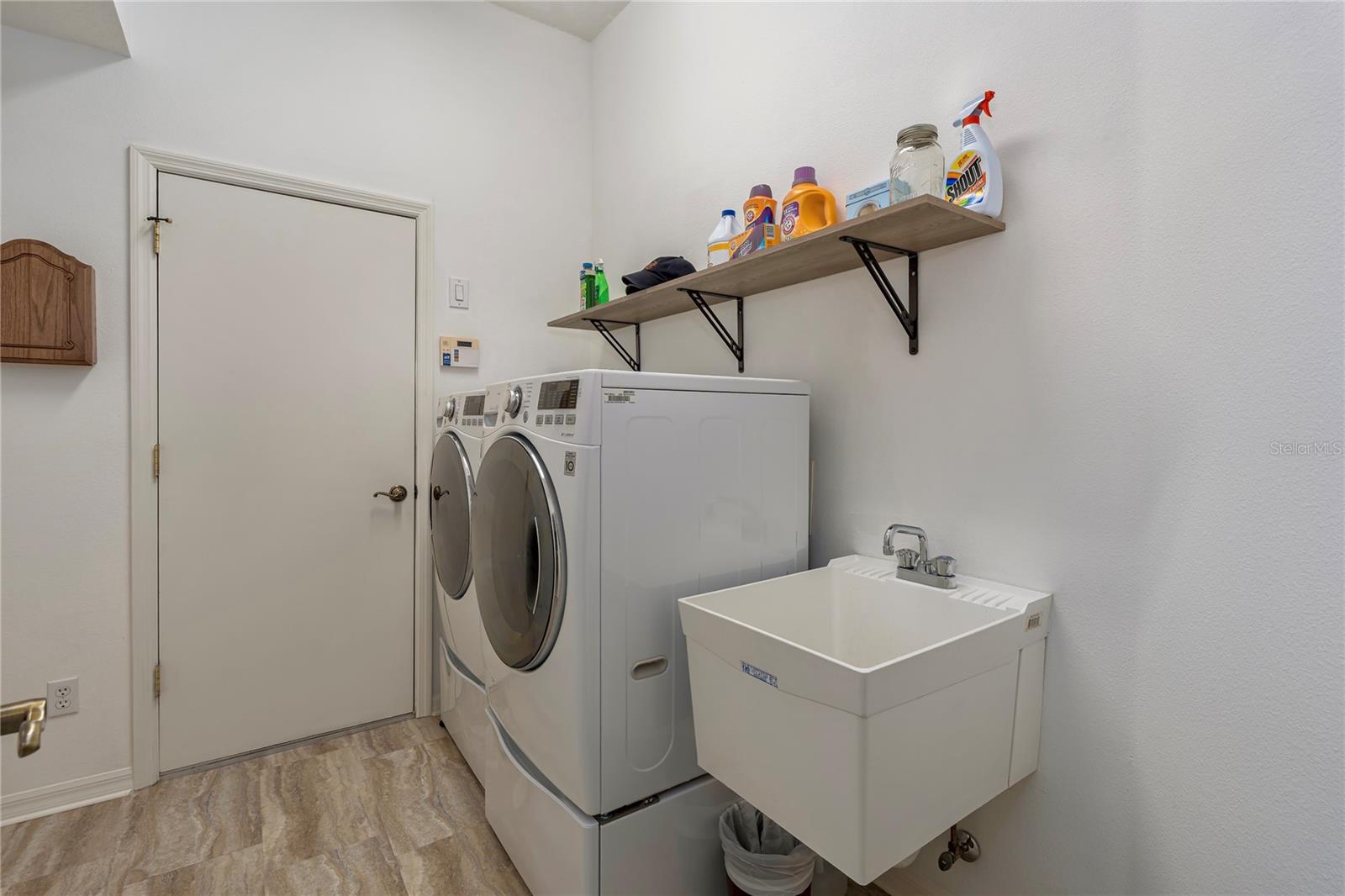 5911 Laurel Creek Trail