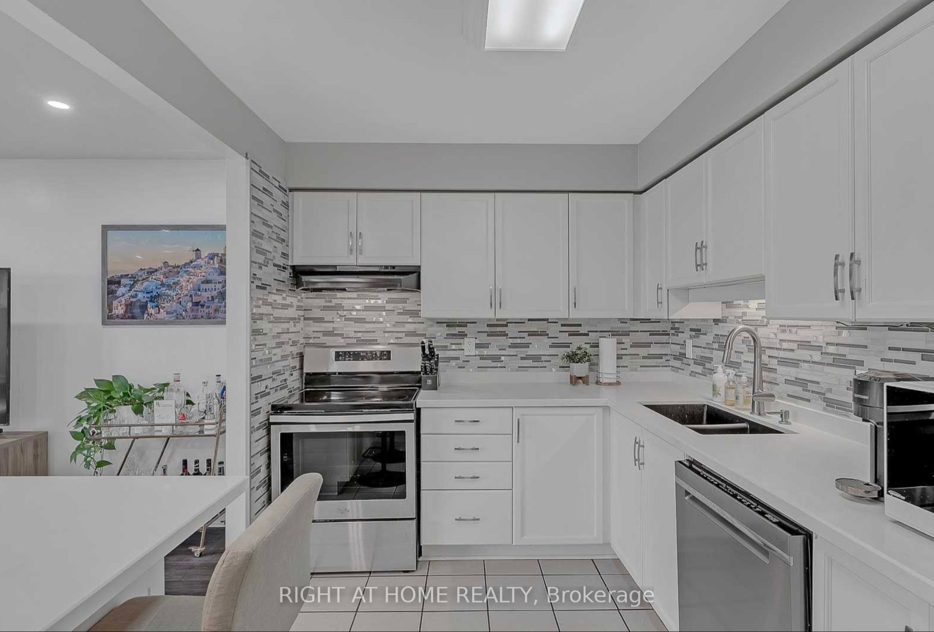 309 E Major Mackenzie Dr 1014