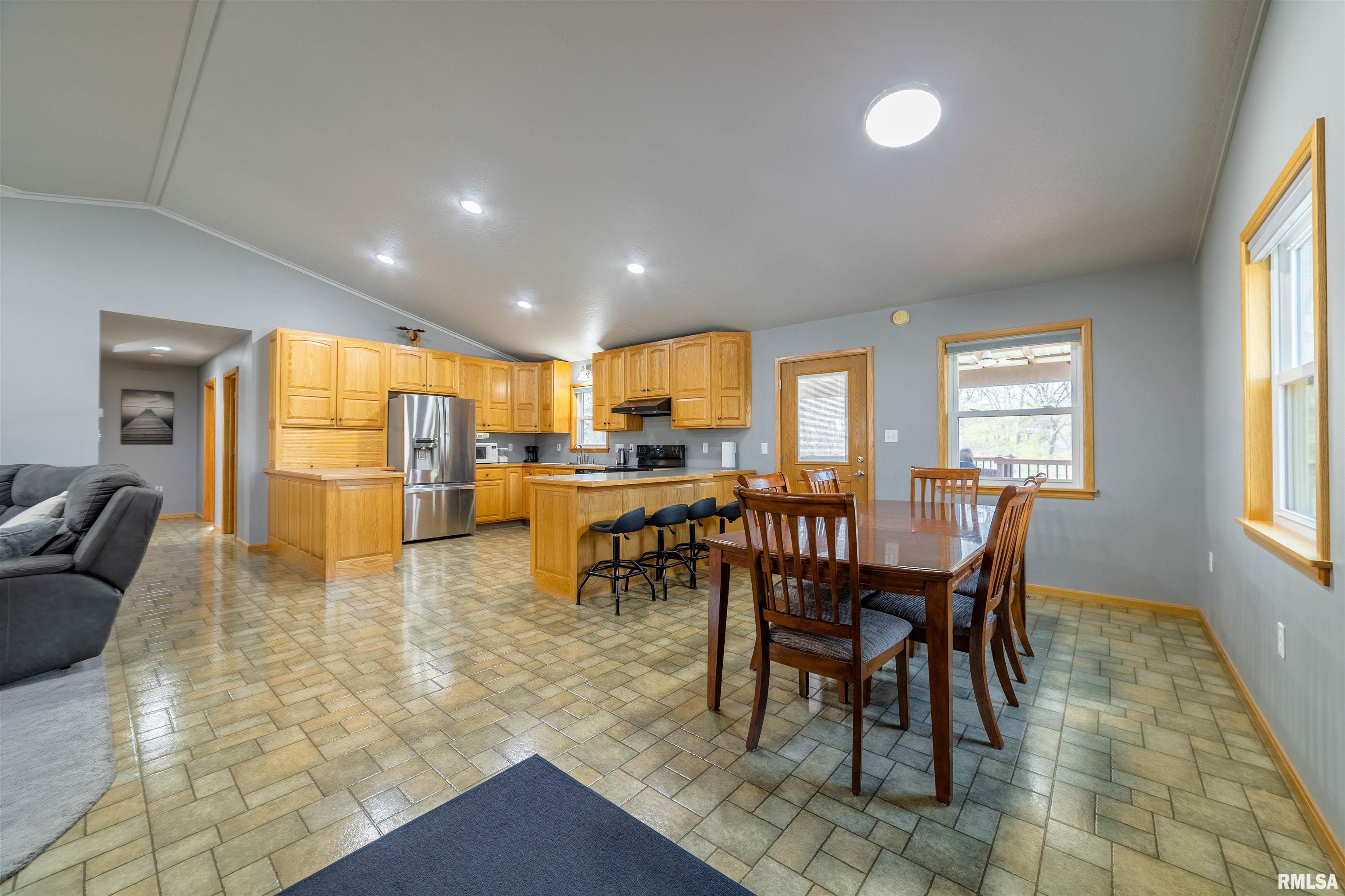 1110 E 1900th Street