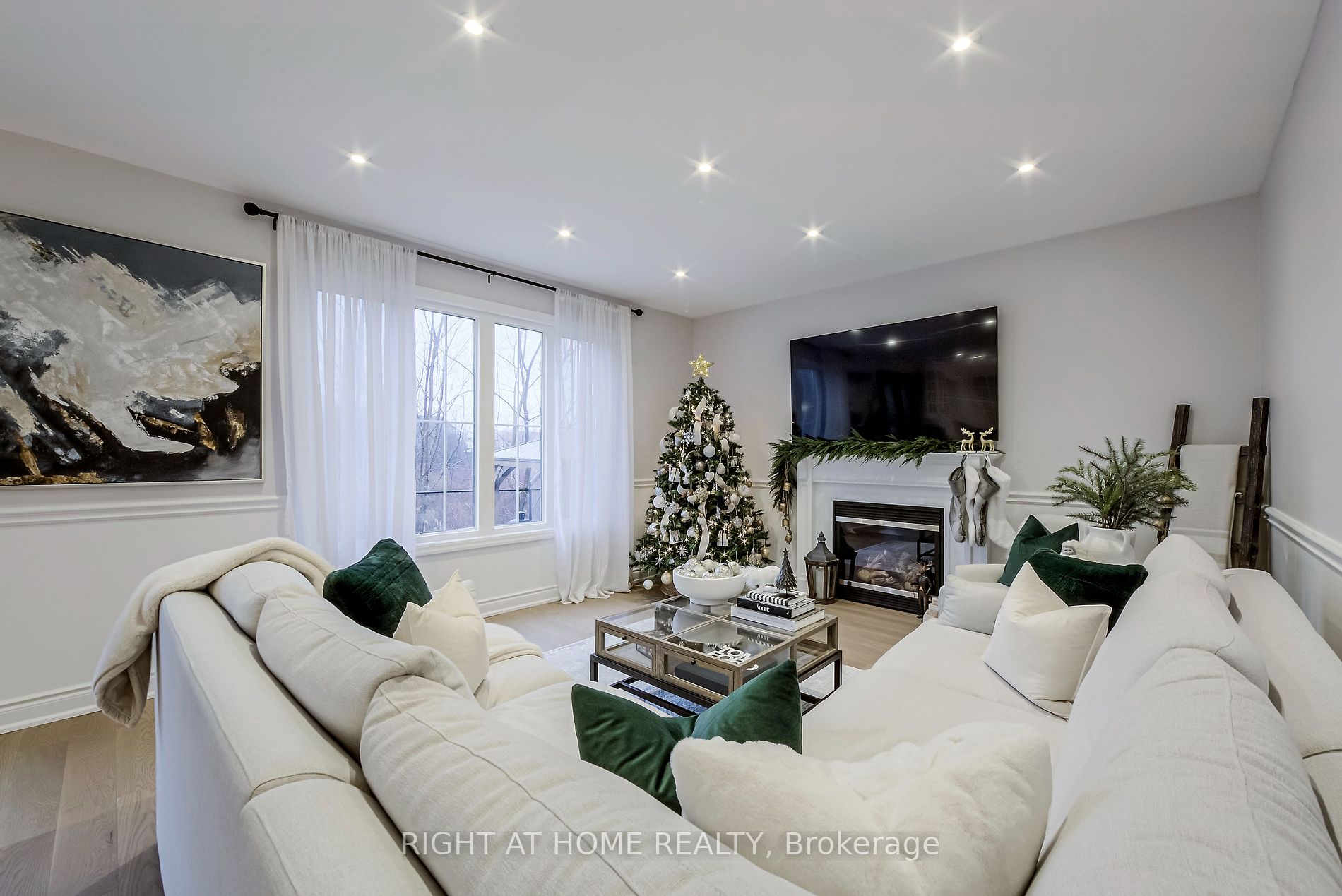 10 Little Rouge Circ