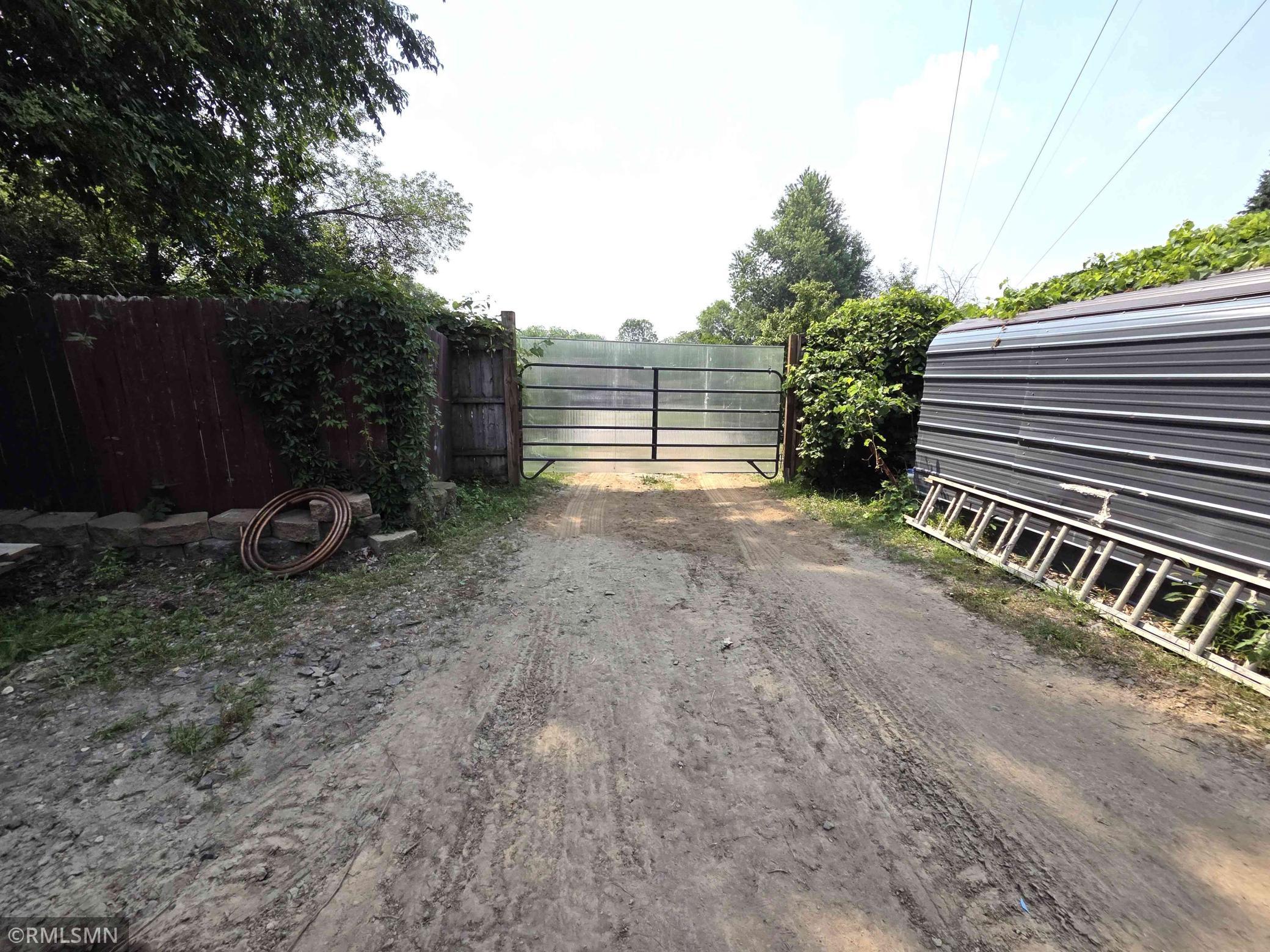 13060 Oakview Lane N