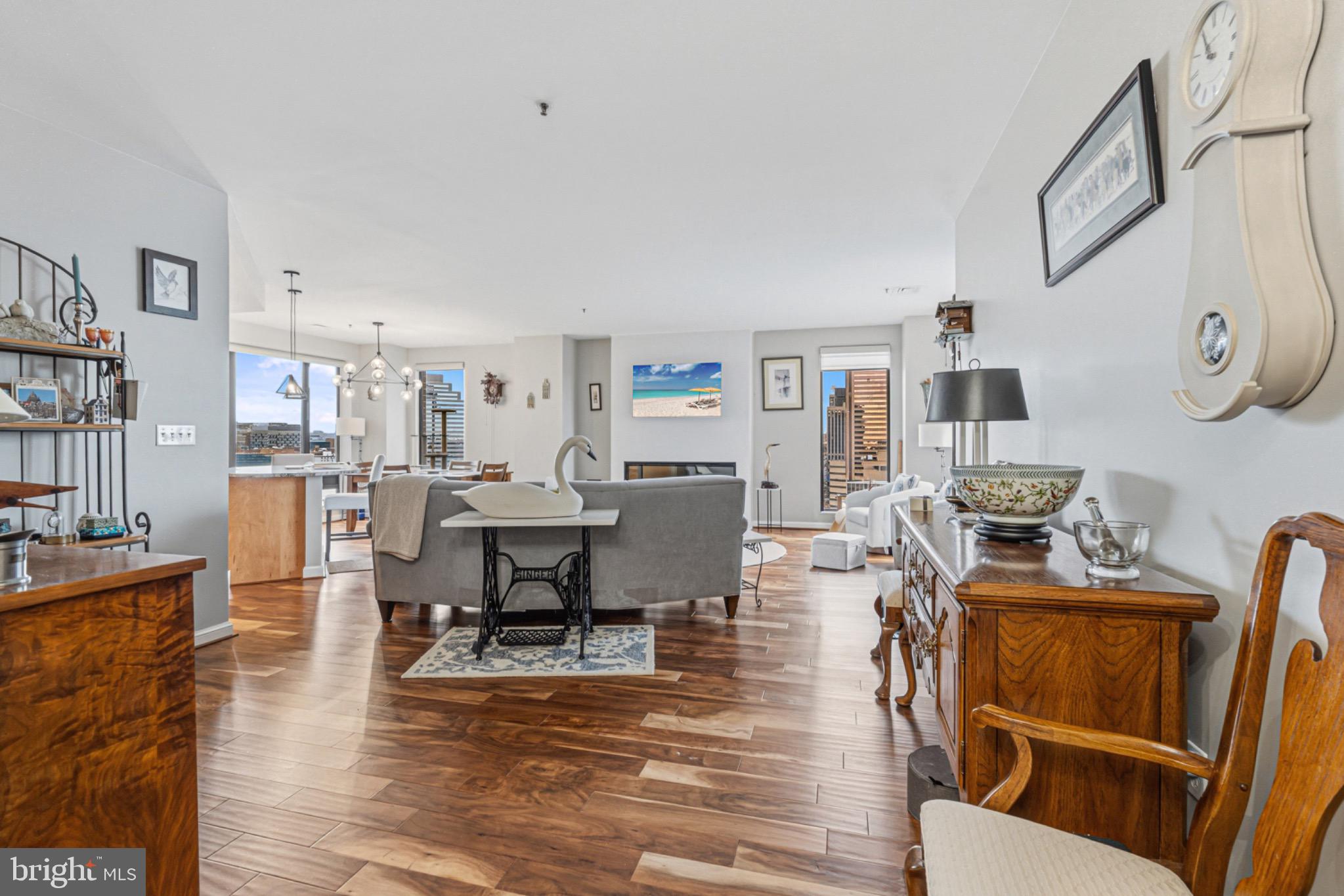 10 E Lee Street 1509