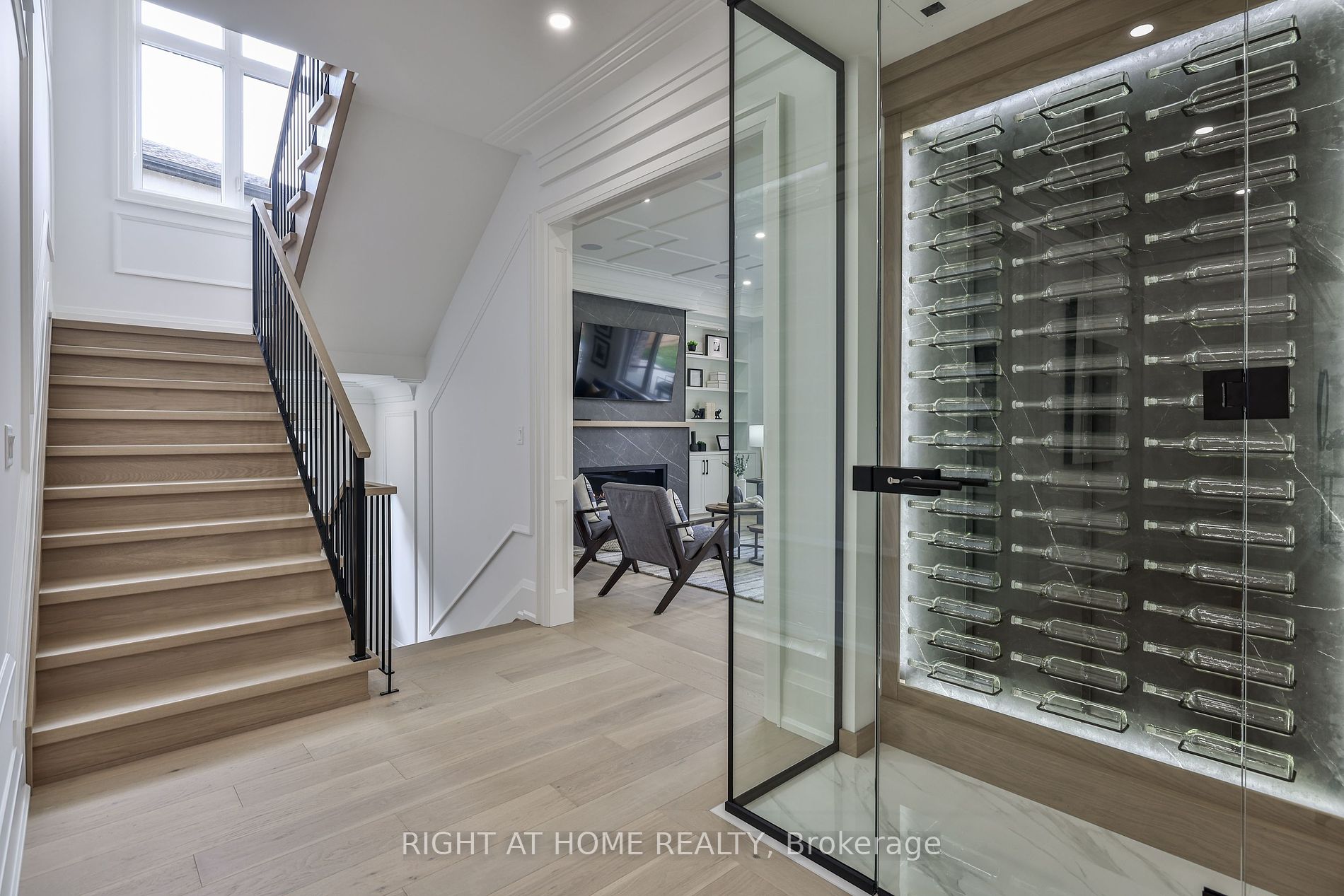 8 Hughson Dr