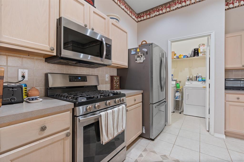 6804 Red Rock Trail