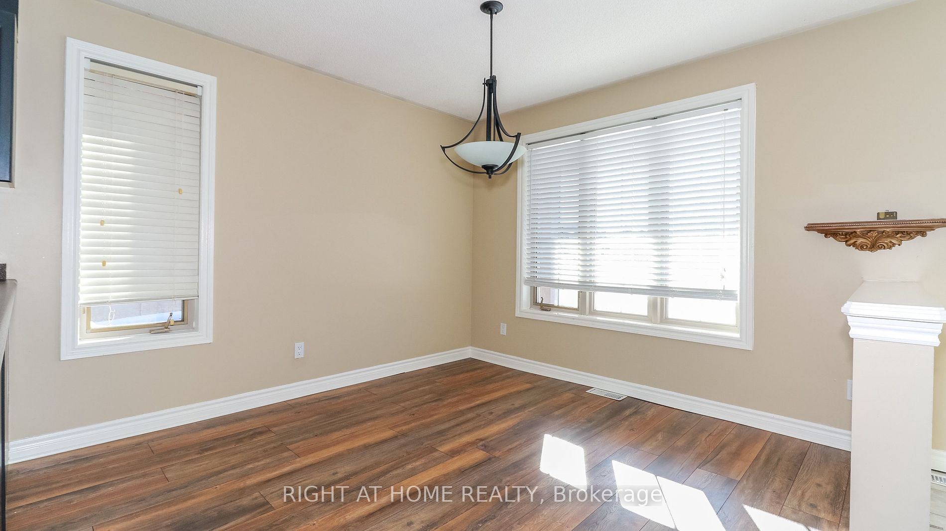 99 Logan Crt