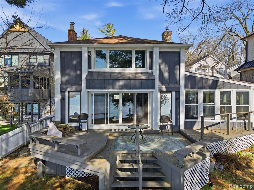 Welcome to this beautiful 4 bed, 3 bath home perfectly situated on the shores of White Lake, offering truly amazing, million-dollar views right from your own backyard. From the moment you arrive, you’ll appreciate the unique layout and the incredible natural light that fills the home.Inside, you’ll find a spacious and inviting floor plan designed for both everyday living and comfort. The main living areas feature large windows that showcase stunning water views, creating a peaceful and scenic backdrop year-round. The kitchen offers plenty of cabinet and counter space and flows seamlessly into the dining and living areas.With four generously sized bedrooms and three full bathrooms, there’s plenty of room for everyone. The oversized garage is a perfect place to store your boat. Step outside and take in the breathtaking lakefront setting. Whether you're enjoying your morning coffee, watching the sunset, or simply relaxing, the views alone make this property truly special.