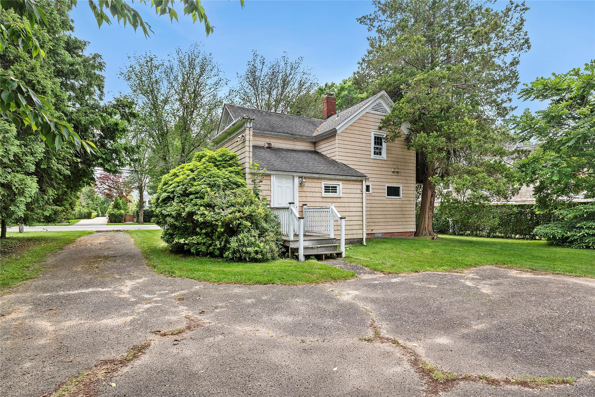 160 Newtown Lane