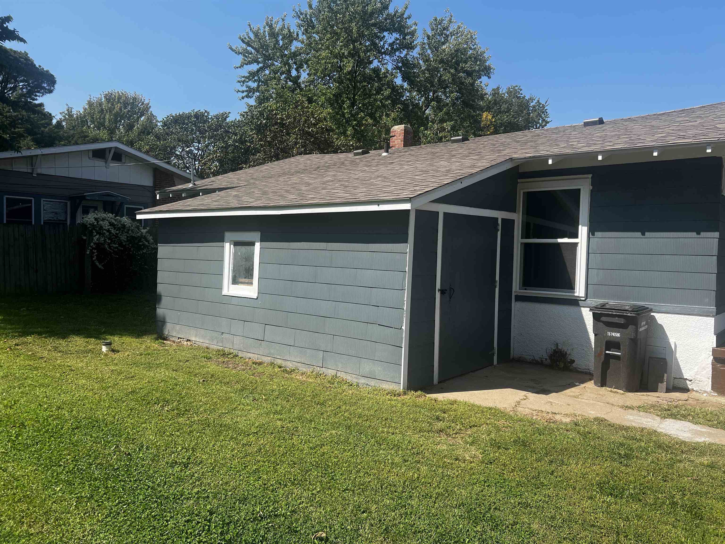 925 N 1st