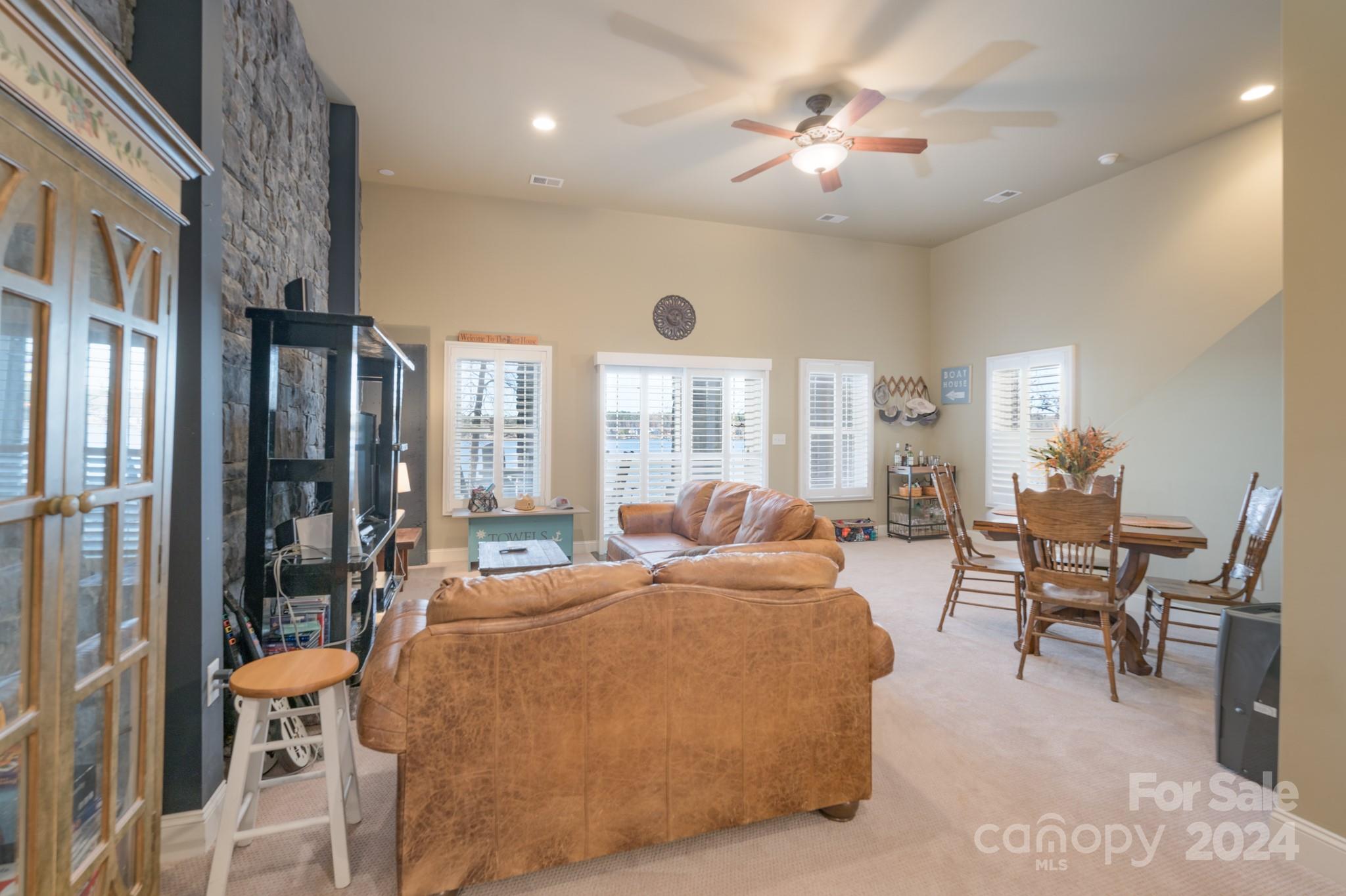 638 Deerfield Road
